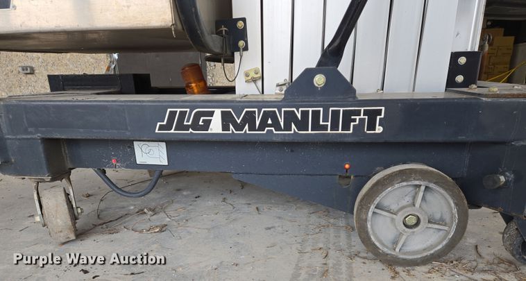 image for item DS5262 2012 JLG 30AM vertical lift