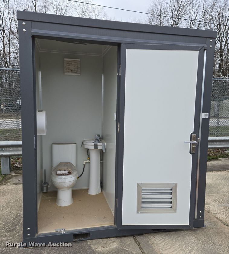 image for item DS5263 Portable restrooms