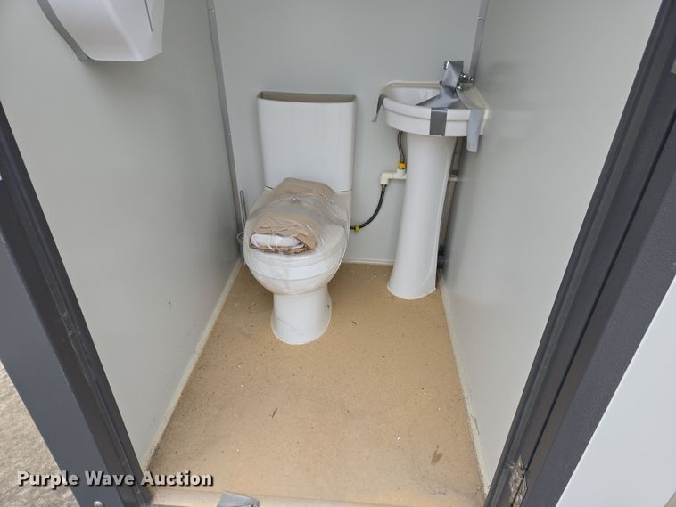 image for item DS5263 Portable restrooms