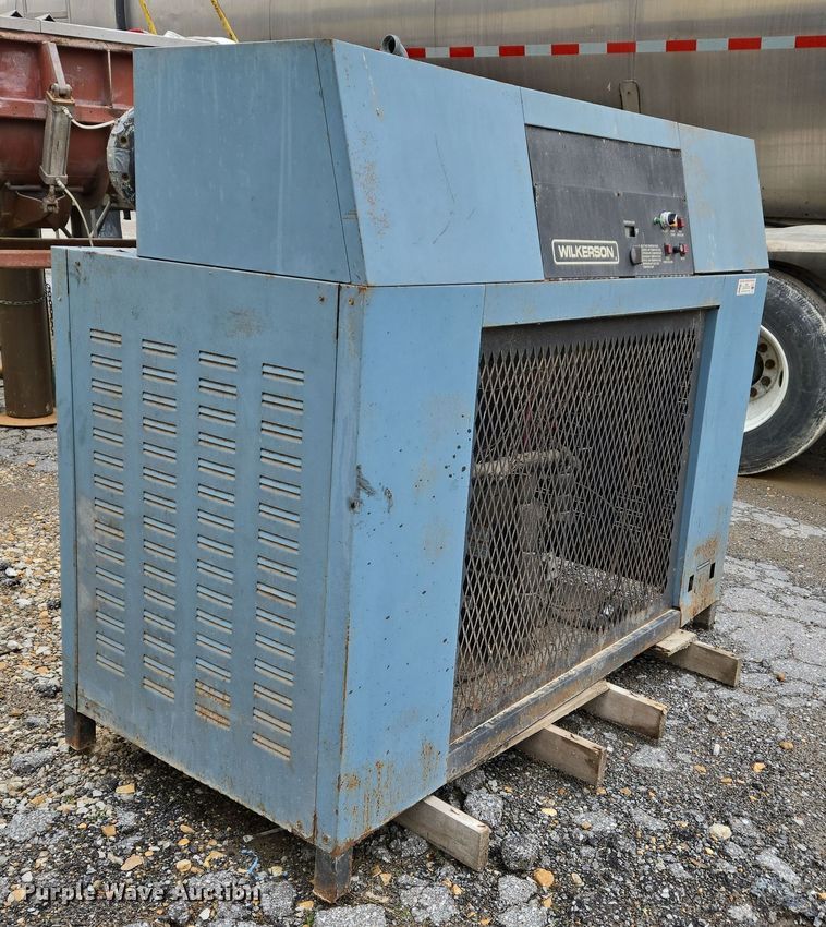 image for item DS5264 Wilkerson WRA-1000-4-D refrigerated dryer