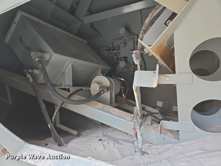 image for item DS5266 2011 Mertz 101893543 sand silo trailer