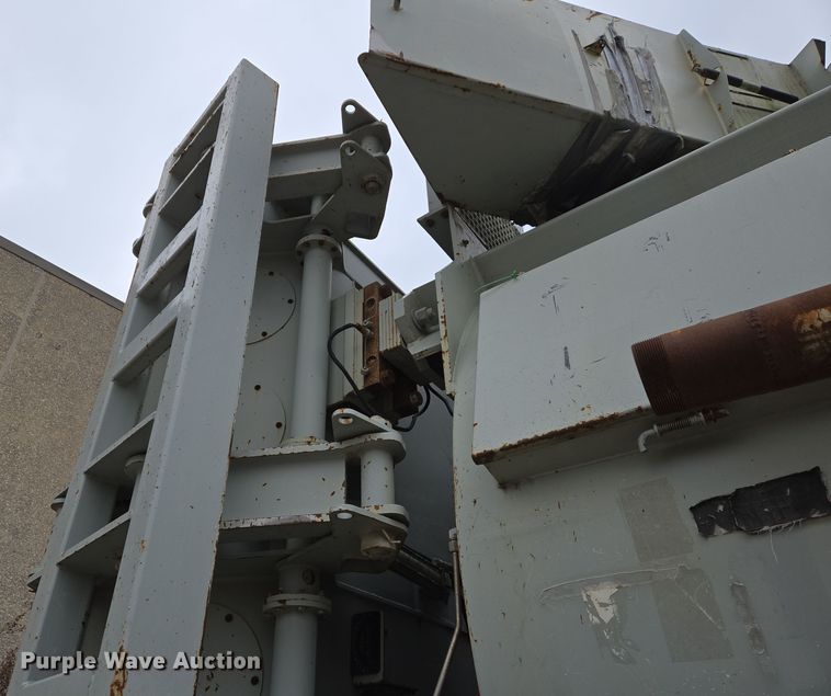 image for item DS5266 2011 Mertz 101893543 sand silo trailer