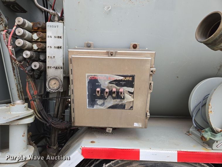 image for item DS5266 2011 Mertz 101893543 sand silo trailer