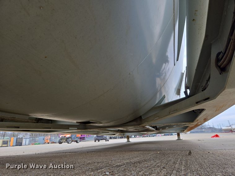 image for item DS5266 2011 Mertz 101893543 sand silo trailer