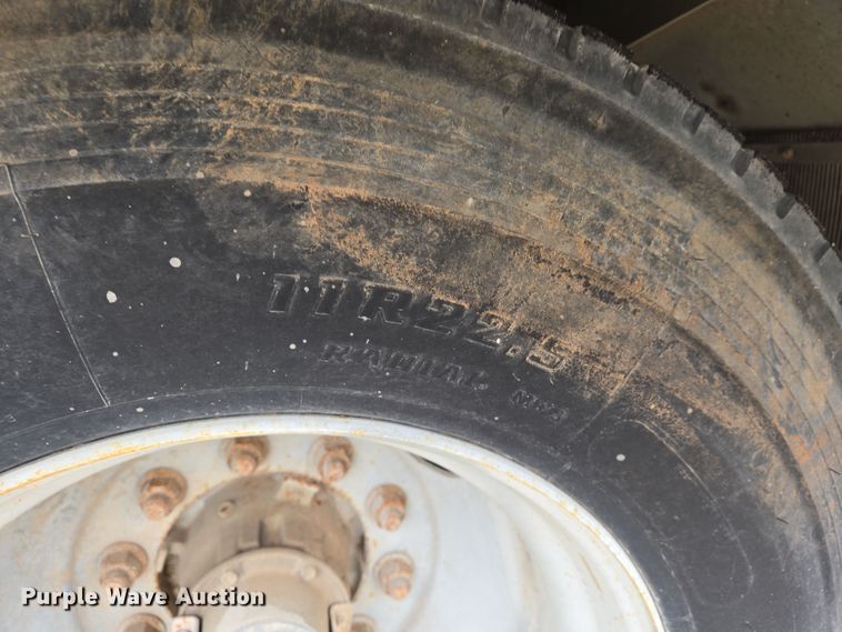 image for item DS5266 2011 Mertz 101893543 sand silo trailer