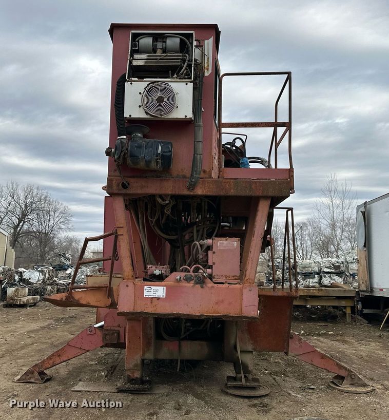 image for item DS6488 Morbark 1300 tub grinder