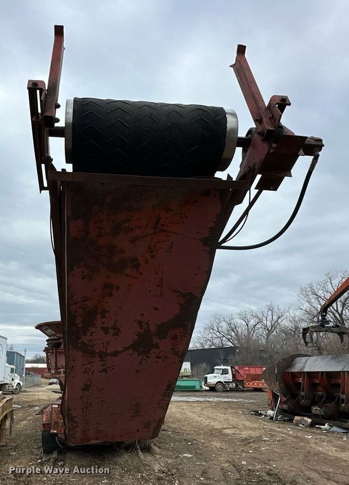 image for item DS6488 Morbark 1300 tub grinder