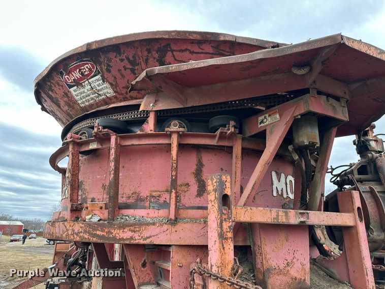 image for item DS6488 Morbark 1300 tub grinder