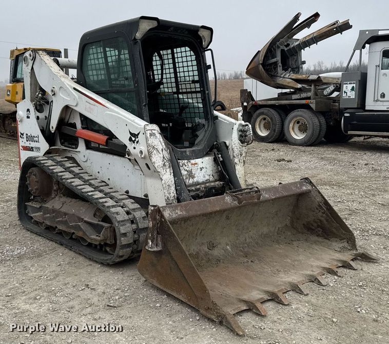 image for item DT0517 2016 Bobcat T650 tracked skid steer loader