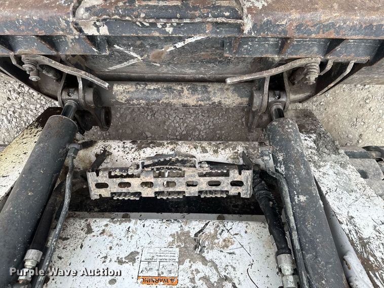 image for item DT0517 2016 Bobcat T650 tracked skid steer loader