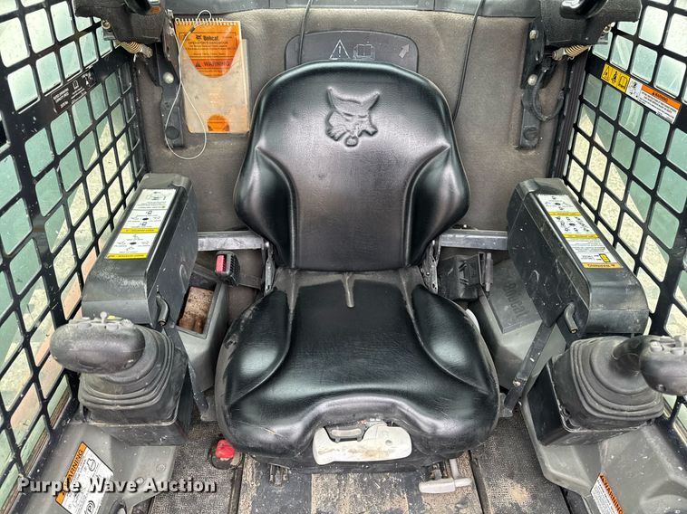 image for item DT0517 2016 Bobcat T650 tracked skid steer loader