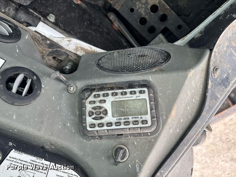 image for item DT0517 2016 Bobcat T650 tracked skid steer loader