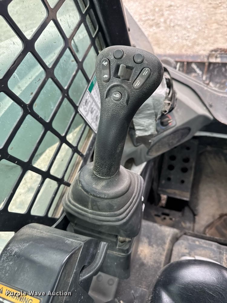 image for item DT0517 2016 Bobcat T650 tracked skid steer loader