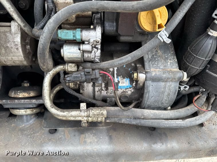 image for item DT0517 2016 Bobcat T650 tracked skid steer loader