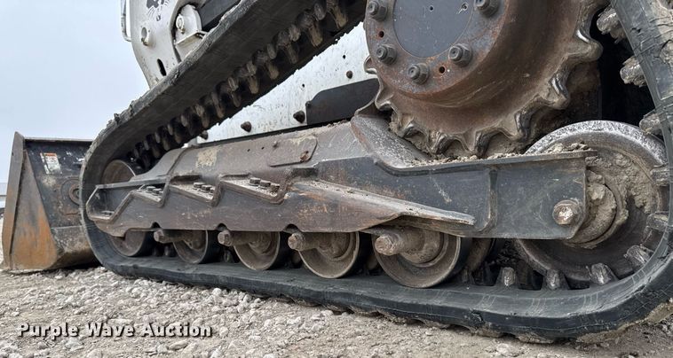 image for item DT0517 2016 Bobcat T650 tracked skid steer loader