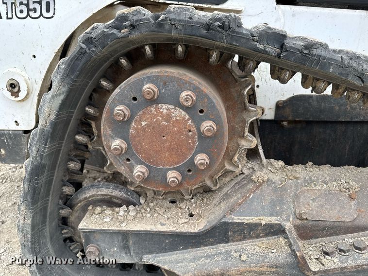 image for item DT0517 2016 Bobcat T650 tracked skid steer loader