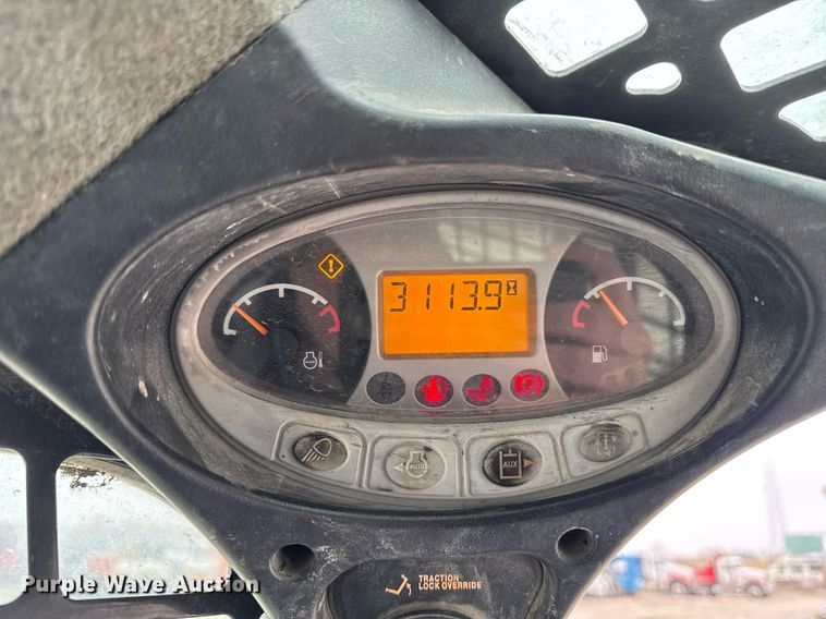 image for item DT0517 2016 Bobcat T650 tracked skid steer loader