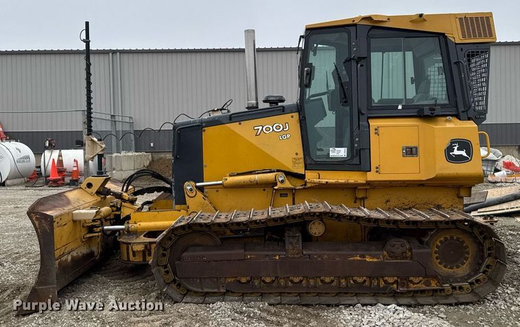 image for item DT0518 2008 John Deere 700J LGP dozer