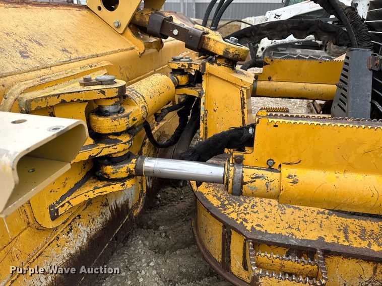 image for item DT0518 2008 John Deere 700J LGP dozer