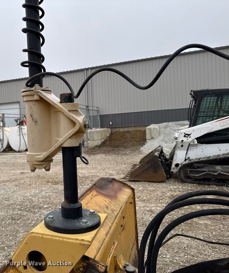 image for item DT0518 2008 John Deere 700J LGP dozer