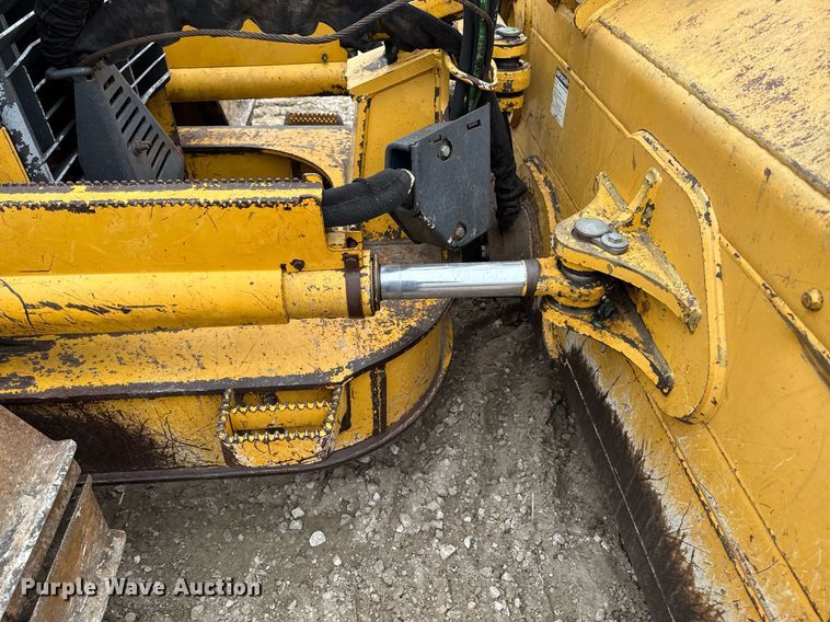 image for item DT0518 2008 John Deere 700J LGP dozer