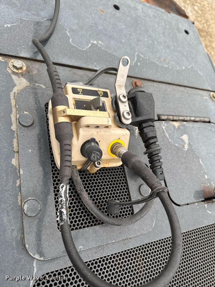 image for item DT0518 2008 John Deere 700J LGP dozer