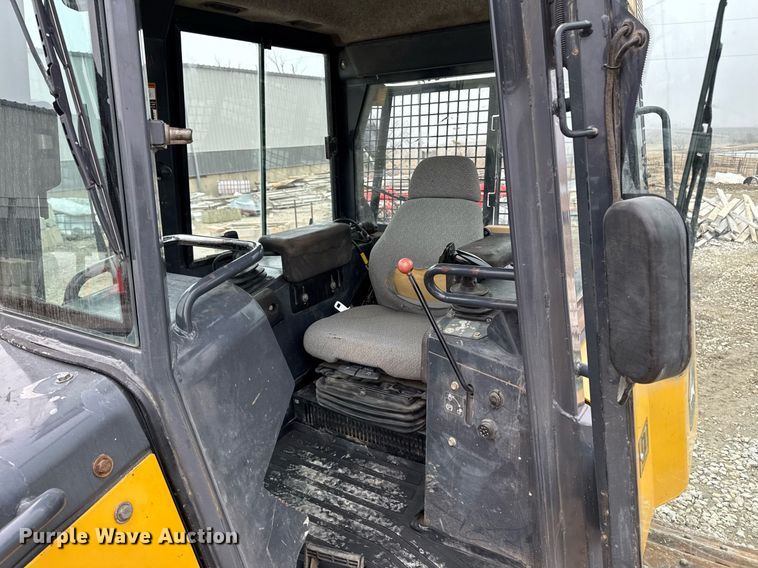 image for item DT0518 2008 John Deere 700J LGP dozer