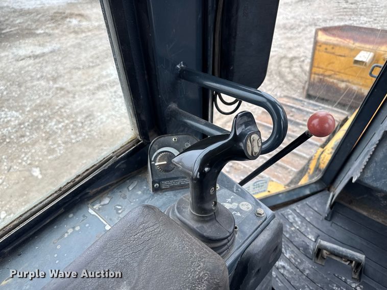 image for item DT0518 2008 John Deere 700J LGP dozer