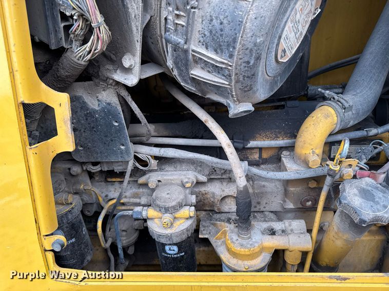 image for item DT0518 2008 John Deere 700J LGP dozer