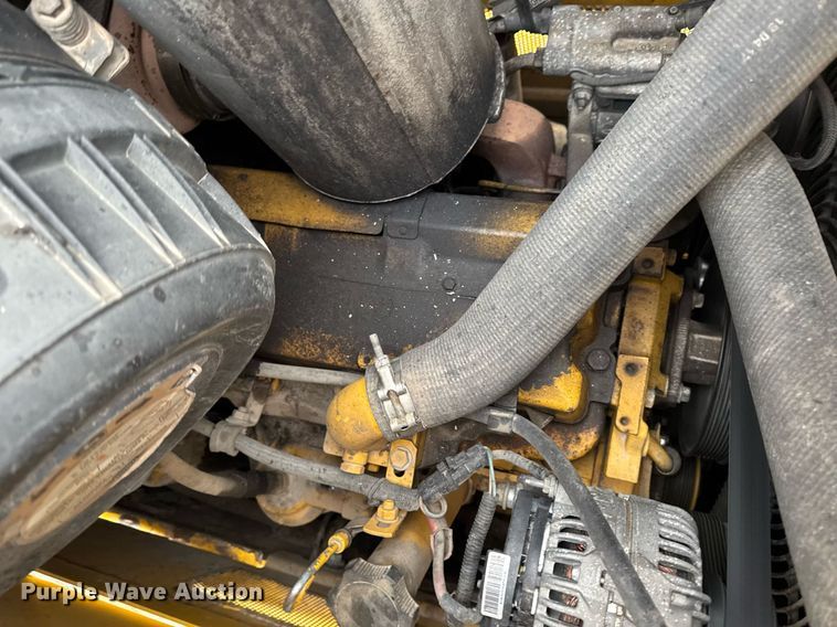 image for item DT0518 2008 John Deere 700J LGP dozer