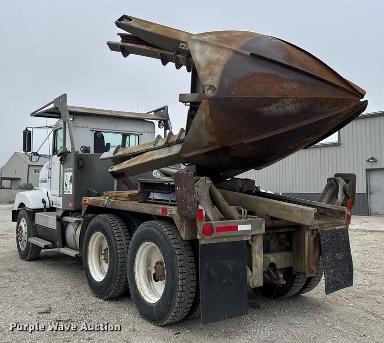 image for item DT0519 1989 Kenworth T400A truck cab and chassis with tree spade