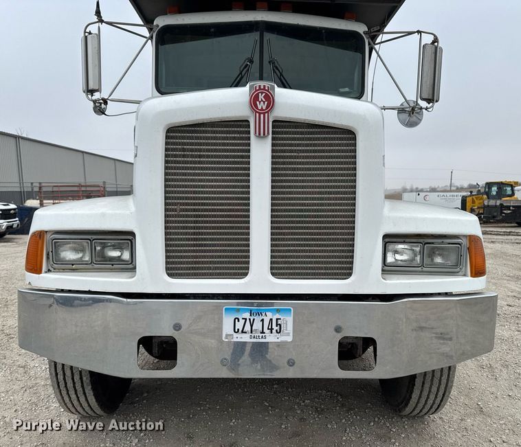 image for item DT0519 1989 Kenworth T400A truck cab and chassis with tree spade