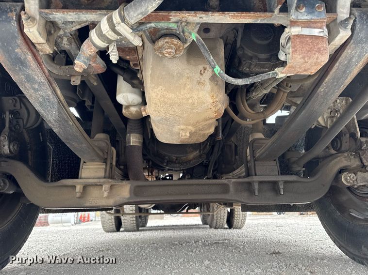 image for item DT0519 1989 Kenworth T400A truck cab and chassis with tree spade