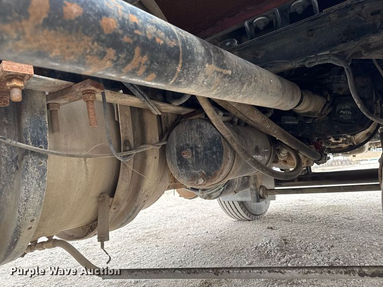 image for item DT0519 1989 Kenworth T400A truck cab and chassis with tree spade