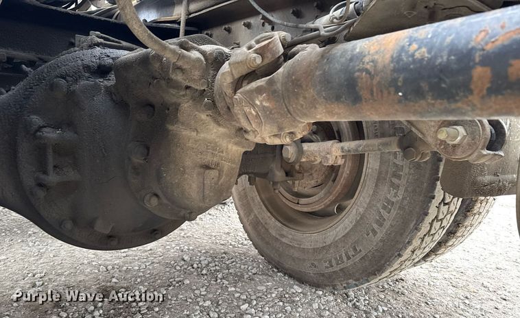 image for item DT0519 1989 Kenworth T400A truck cab and chassis with tree spade