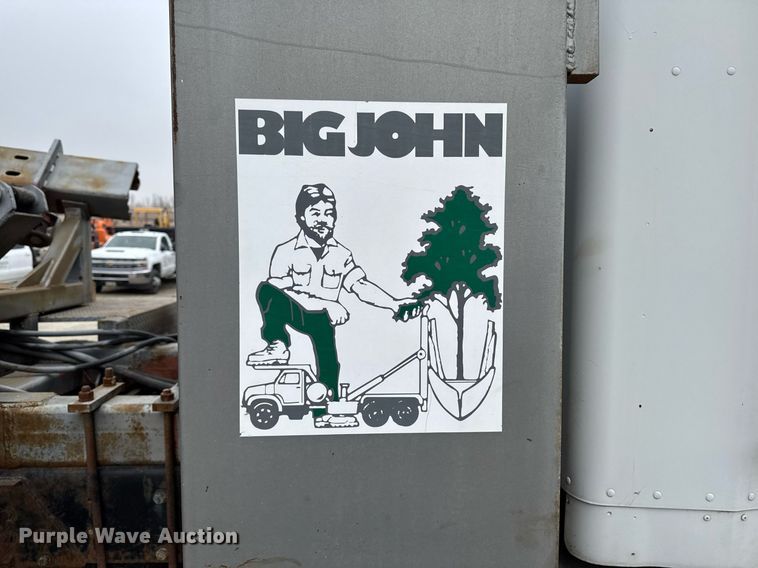 image for item DT0519 1989 Kenworth T400A truck cab and chassis with tree spade