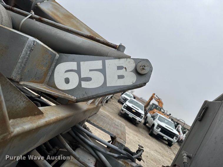 image for item DT0519 1989 Kenworth T400A truck cab and chassis with tree spade