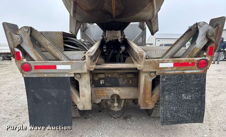 image for item DT0519 1989 Kenworth T400A truck cab and chassis with tree spade