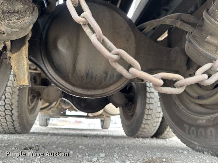 image for item DT0519 1989 Kenworth T400A truck cab and chassis with tree spade