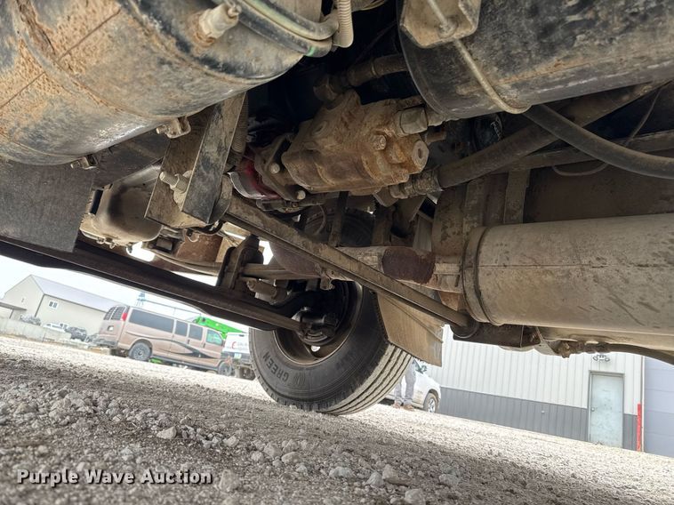 image for item DT0519 1989 Kenworth T400A truck cab and chassis with tree spade