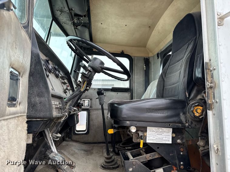 image for item DT0519 1989 Kenworth T400A truck cab and chassis with tree spade