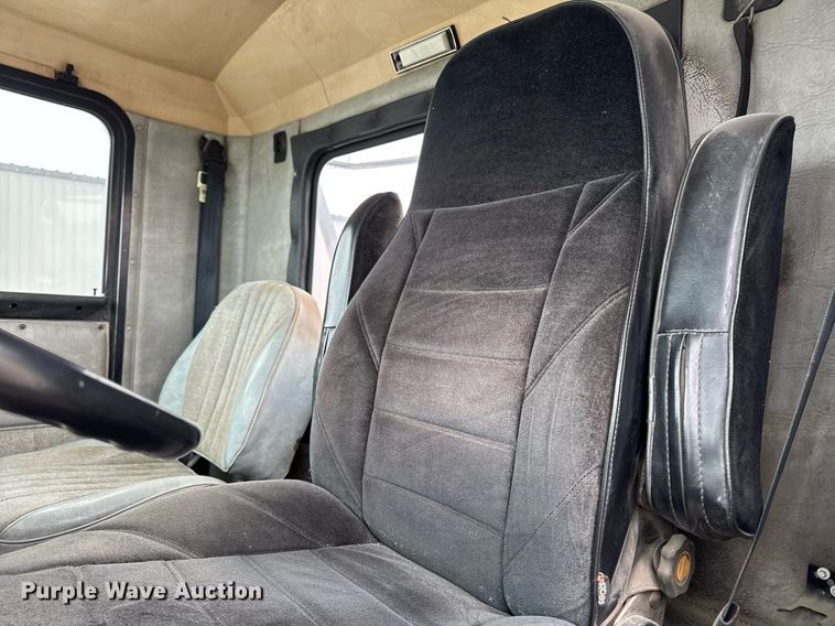 image for item DT0519 1989 Kenworth T400A truck cab and chassis with tree spade