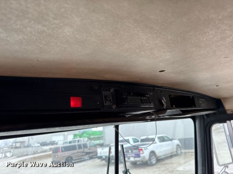 image for item DT0519 1989 Kenworth T400A truck cab and chassis with tree spade