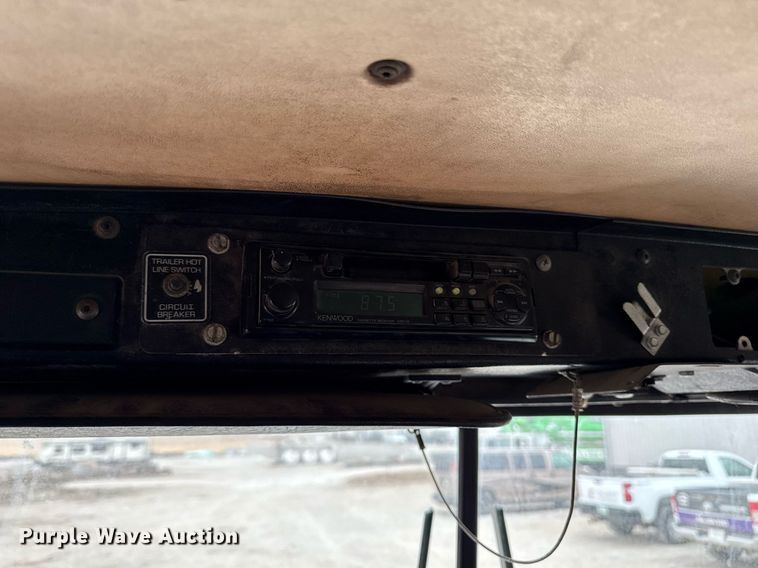 image for item DT0519 1989 Kenworth T400A truck cab and chassis with tree spade