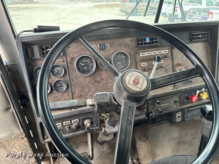 image for item DT0519 1989 Kenworth T400A truck cab and chassis with tree spade