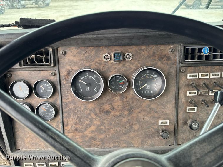 image for item DT0519 1989 Kenworth T400A truck cab and chassis with tree spade