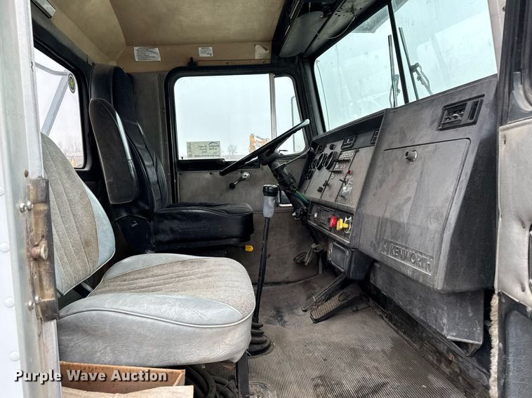 image for item DT0519 1989 Kenworth T400A truck cab and chassis with tree spade