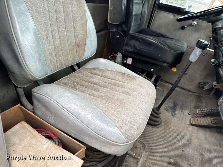 image for item DT0519 1989 Kenworth T400A truck cab and chassis with tree spade