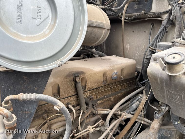 image for item DT0519 1989 Kenworth T400A truck cab and chassis with tree spade