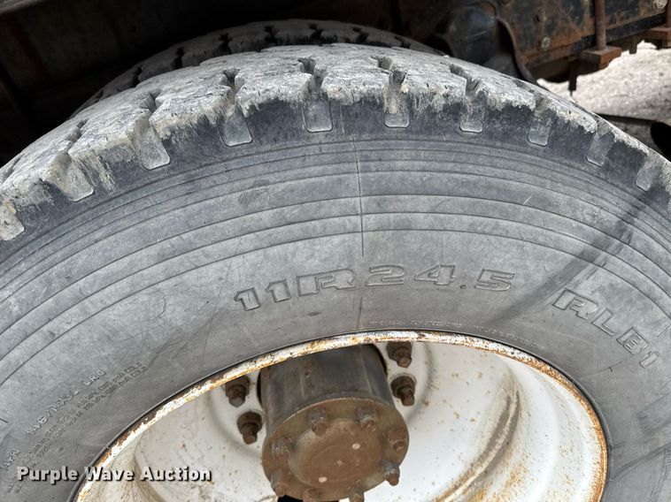 image for item DT0519 1989 Kenworth T400A truck cab and chassis with tree spade